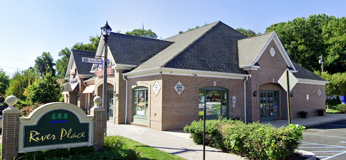 23 Wine and Spirits-997730-1