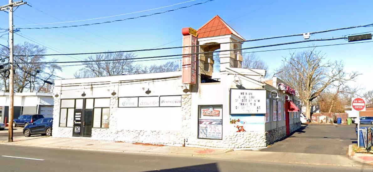 Guys Package Store-494133-2