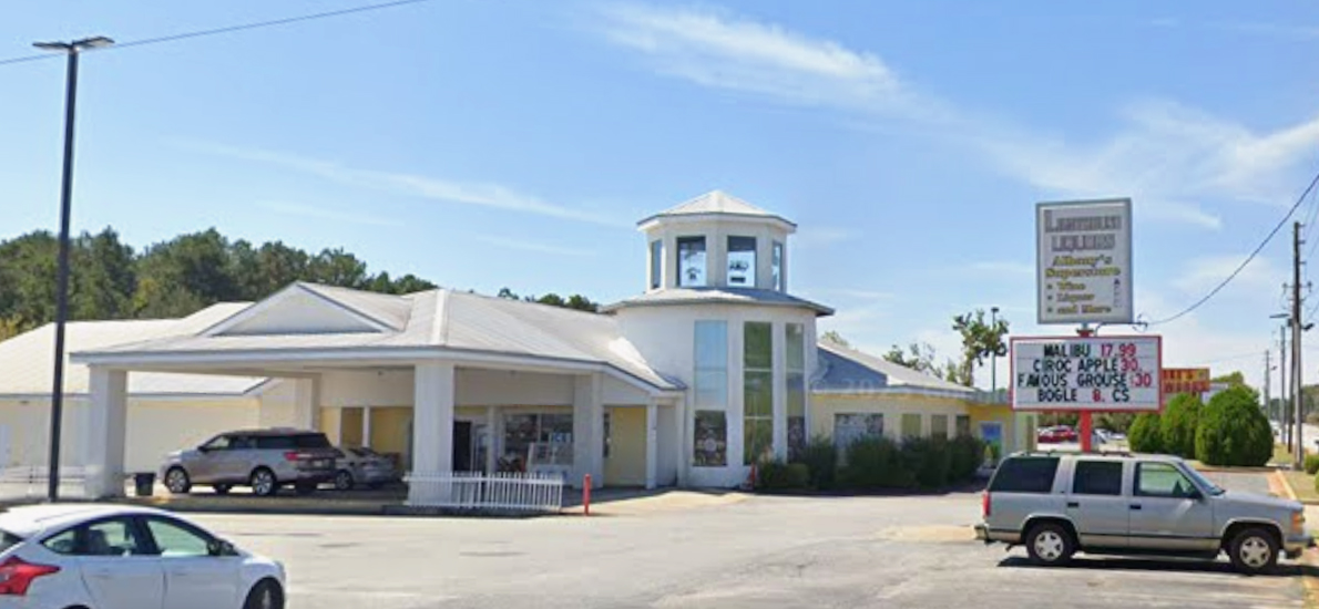 Lighthouse Liquors-633468-2