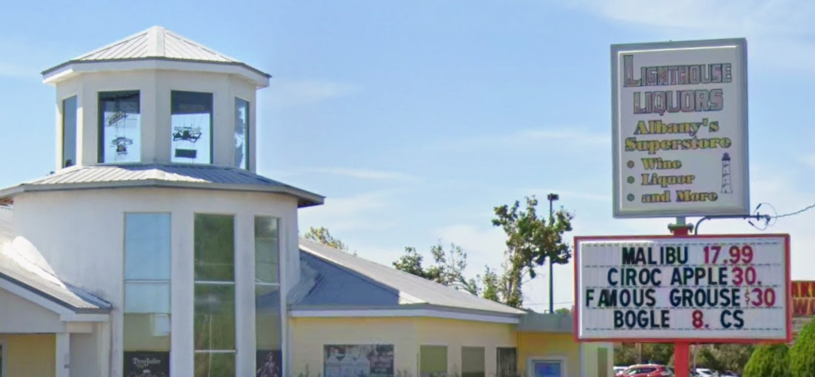 Lighthouse Liquors-633468-1