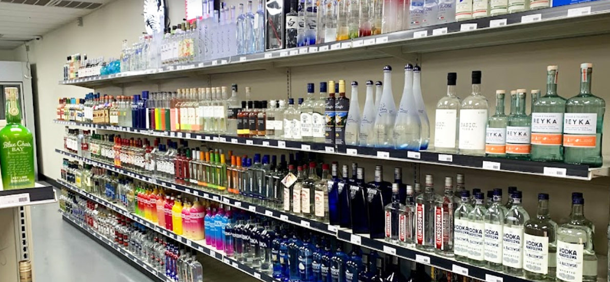Wisky's Liquor 3-888364-2
