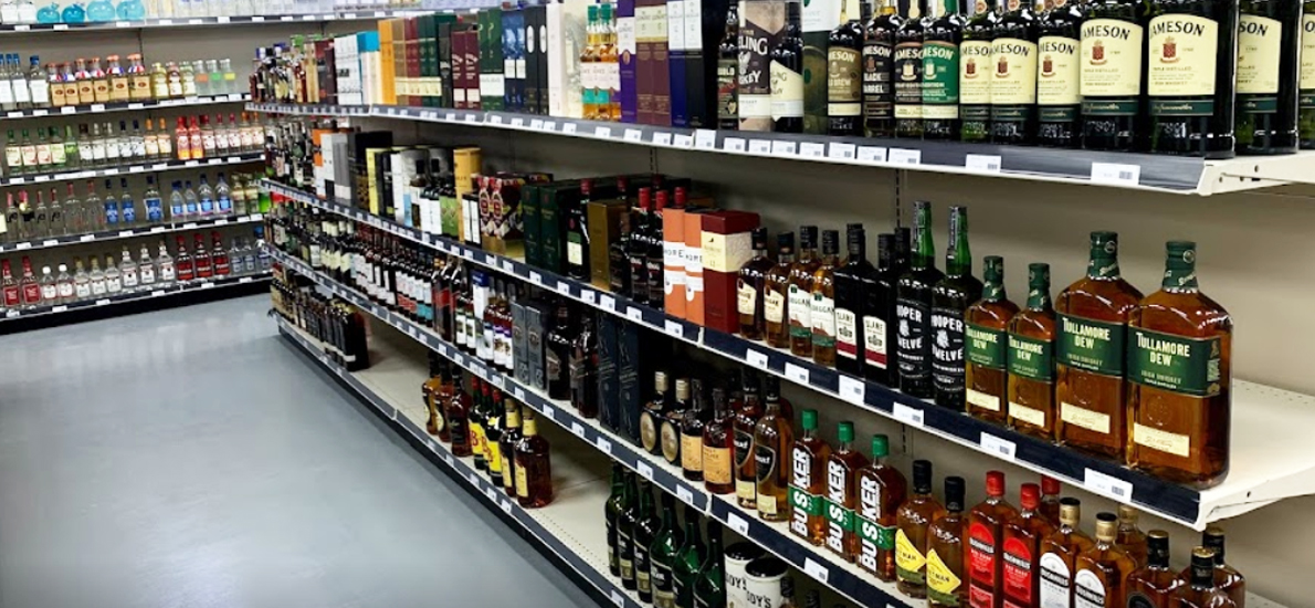 Wisky's Liquor 3-888364-4